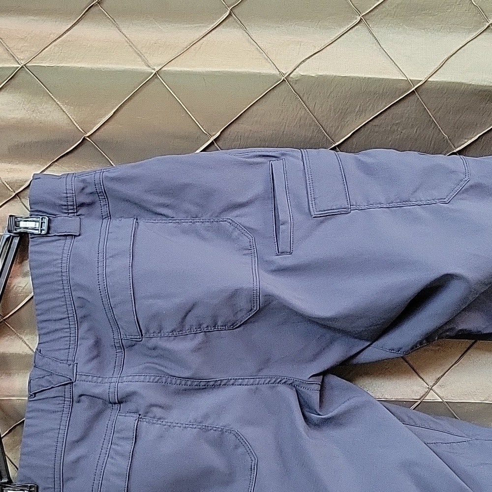 EUC- Duluth Trading ‘Dry on the Fly’ Cargo Hiking/Outdoor Capri Pants - Picture 7 of 11